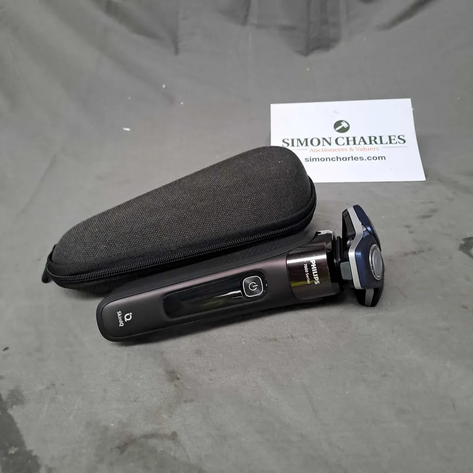 PHILIPS 7000 SERIES SHAVER