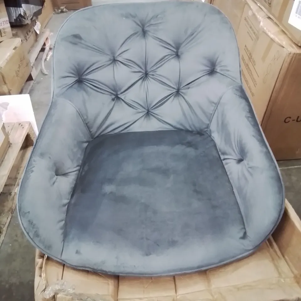 A BOXED PAIR OF VELVET UPHOLSTERED BUTTON BACK SIDE CHAIRS