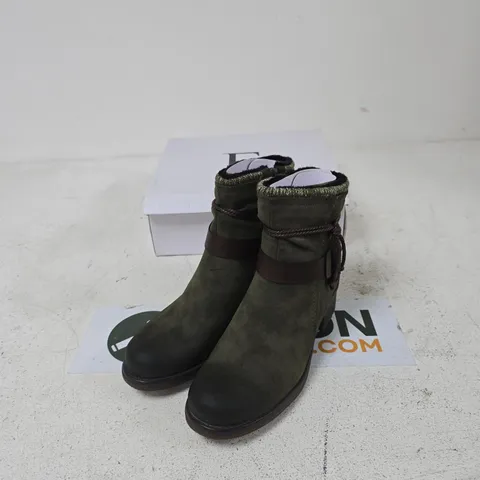 E. SHOES BY EMMA STOCKHOLM KHAKI BOOTS – UK 7