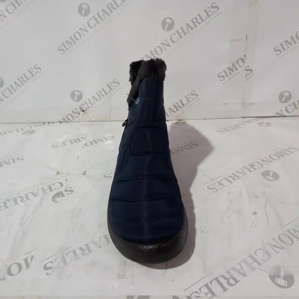 AB BLUE WINTER BOOTS SIZE 39