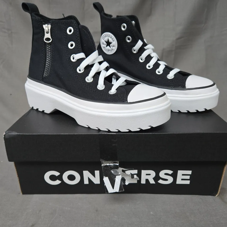 BOXED PAIR OF CONVERSE SHOES IN BLACK/WHITE UK SIZE 3