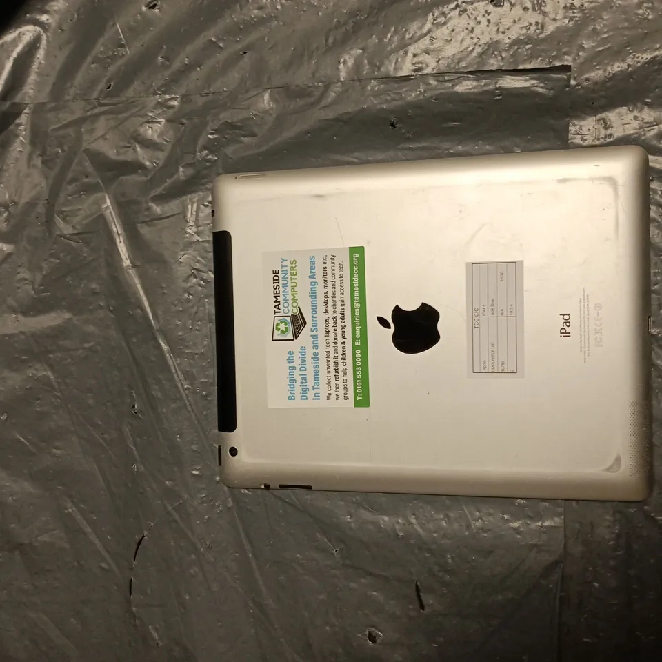 APPLE IPAD 4TH GEN 16GB WI‑FI – SILVER