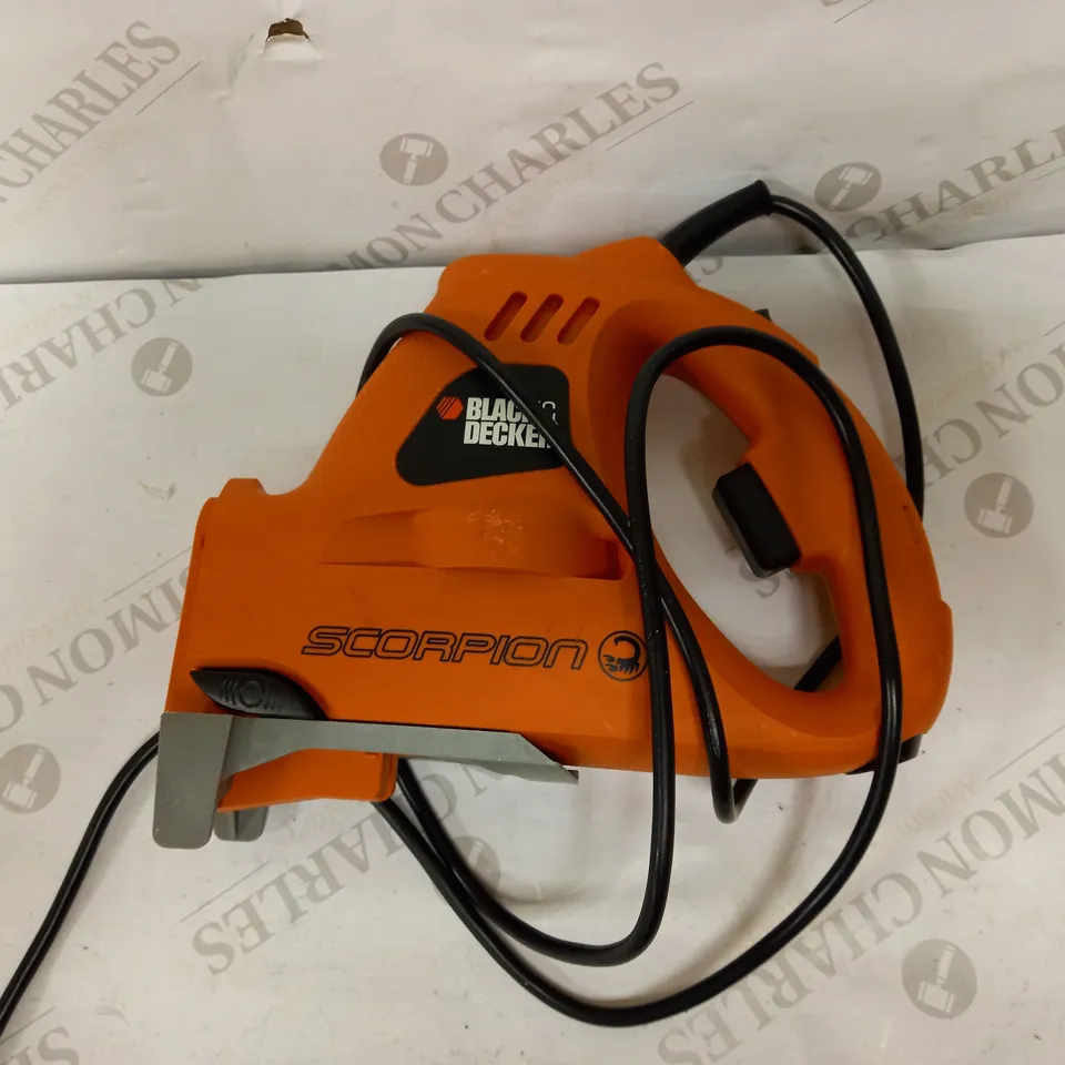BLACK & DECKER SCORPION POWERED HANDSAW