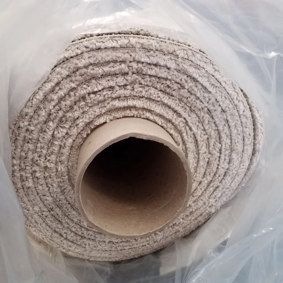 ROLL OF QUALITY B.CLSS CHARM CARPET APPROXIMATELY 5.1×5M