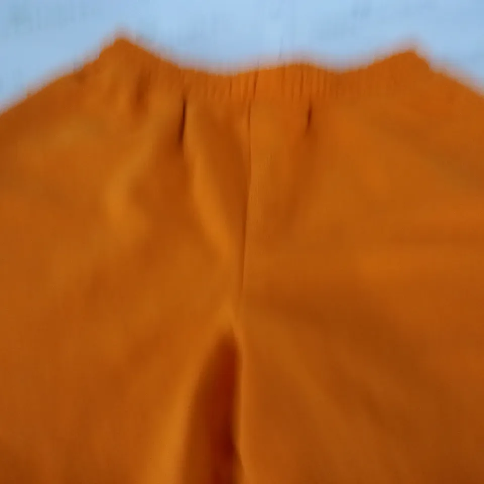GYMSHARK WORKOUT SHORTS IN ORANGE - SMALL