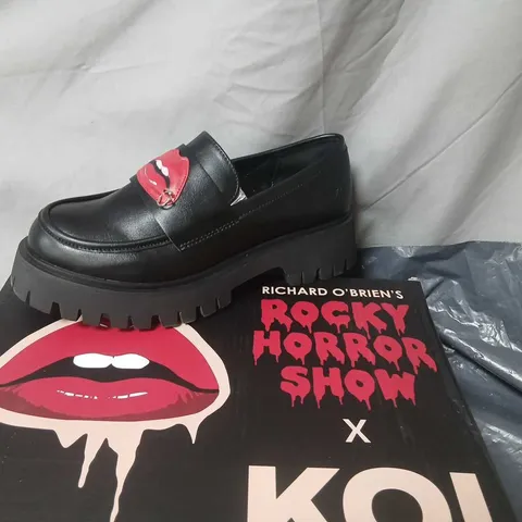 RICHARD O'BRIEN'S ROCKY HORROR SHOW X KOISCIENCE FICTION LIPS LOAFERS – BLACK, UK3