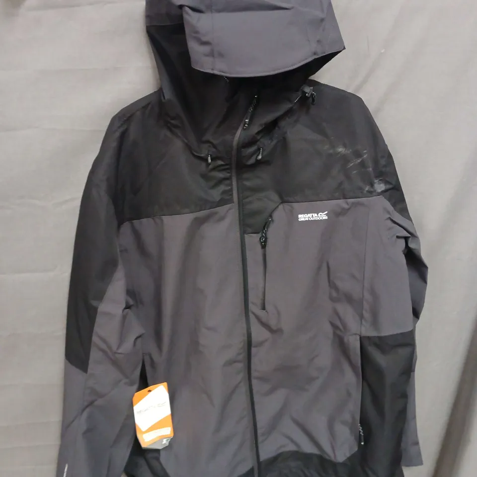 REGATTA HIGHTON JACKET IN ASH/BLACK - UK XL