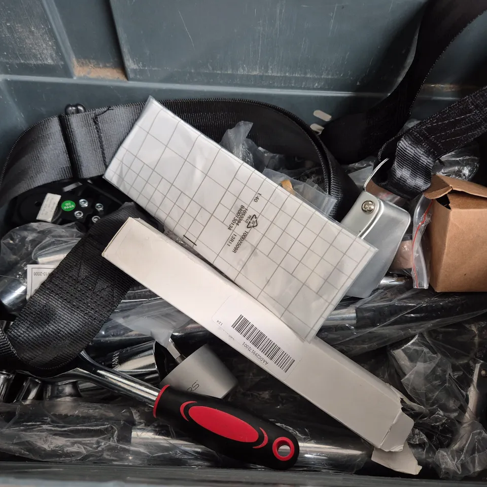 TOTE OF ASSORTED CAR ITEMS TO INCLUDE SEATBELTS , TYRE REPAIR KIT AND TOOLS 