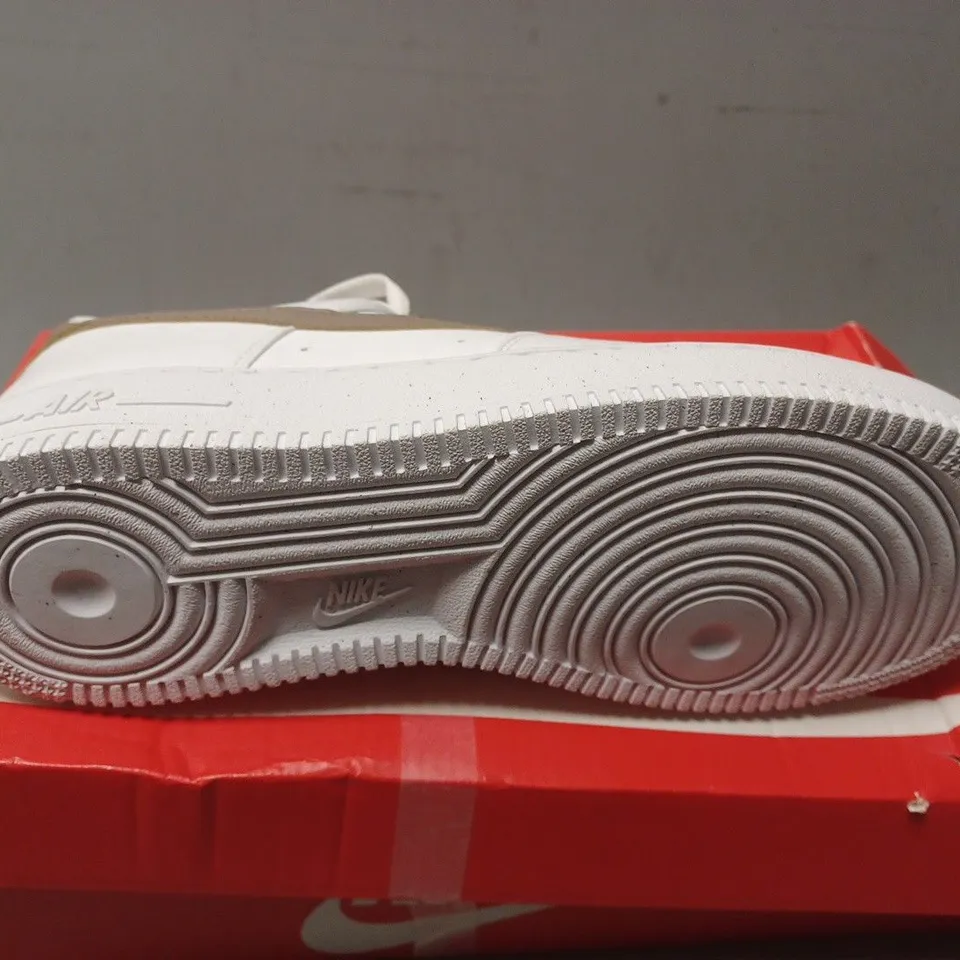 BOXED PAIR OF NIKE AIR FORCE 1 07 NEXT NATURE TRAINERS - UK SIZE 7