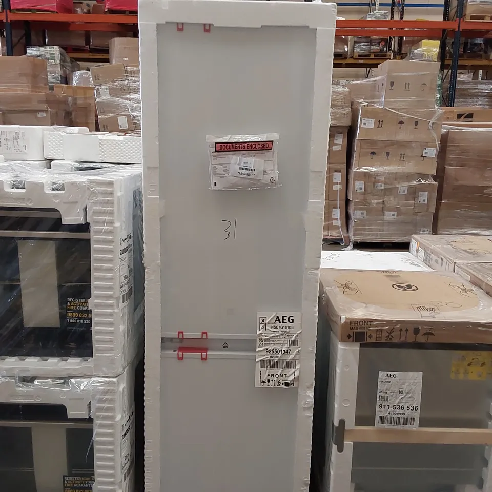 AEG 7000 GREENZONE INTEGRATED FRIDGE FREEZER 177.2 CM MODEL: NSC7G181DS
