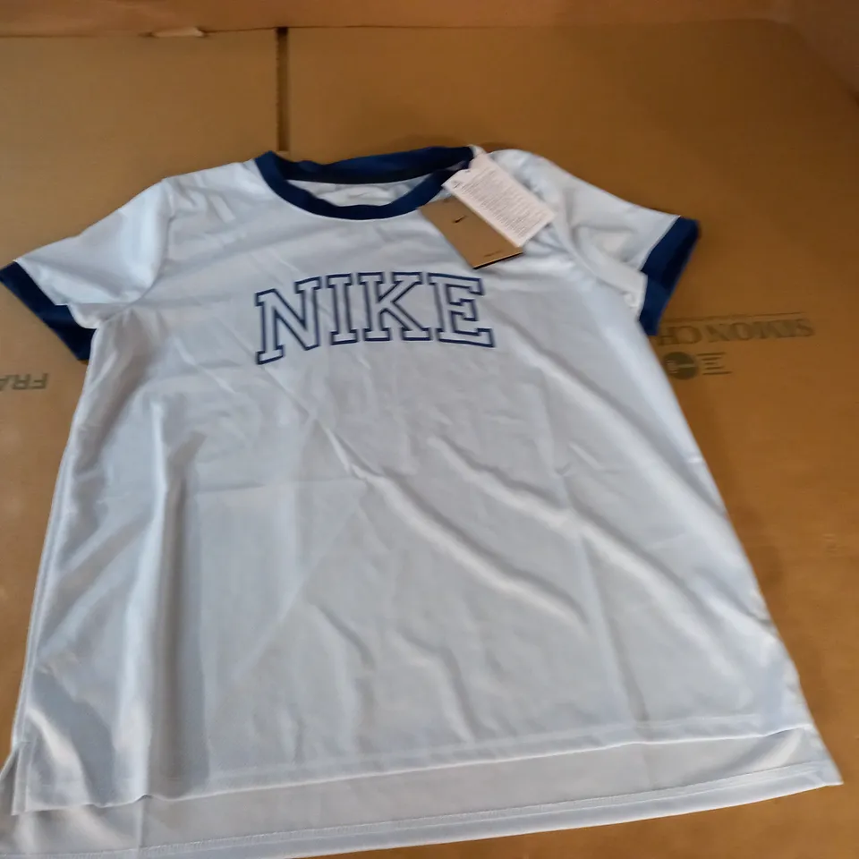 NIKE WOMENS LIGHT BLUE T-SHIRT - M