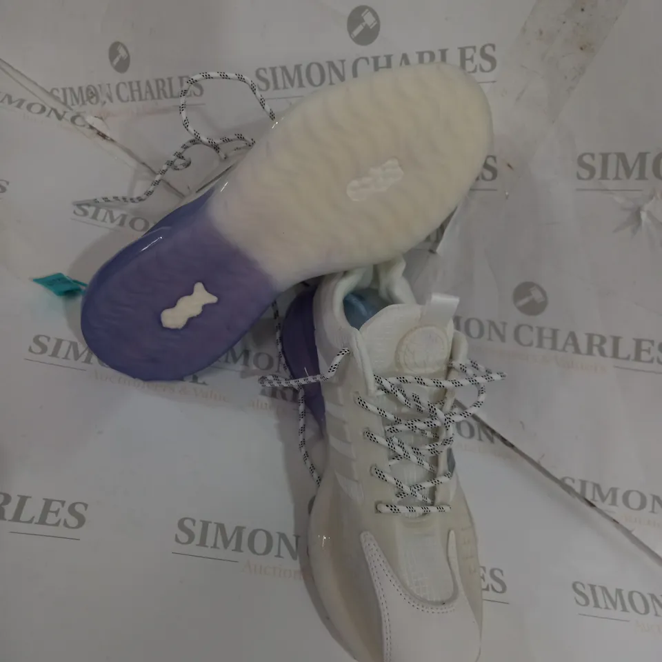 PAIR OF WHITE/PURPLE TRAINERS SIZE 8.5