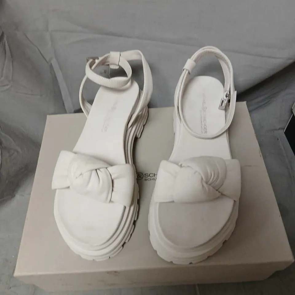 KENNEL & SCHMENGER SOFT NUBUK IVORY SIVO PLATFORM SANDALS – WHITE LEATHER, BOXED SIZE 4.5
