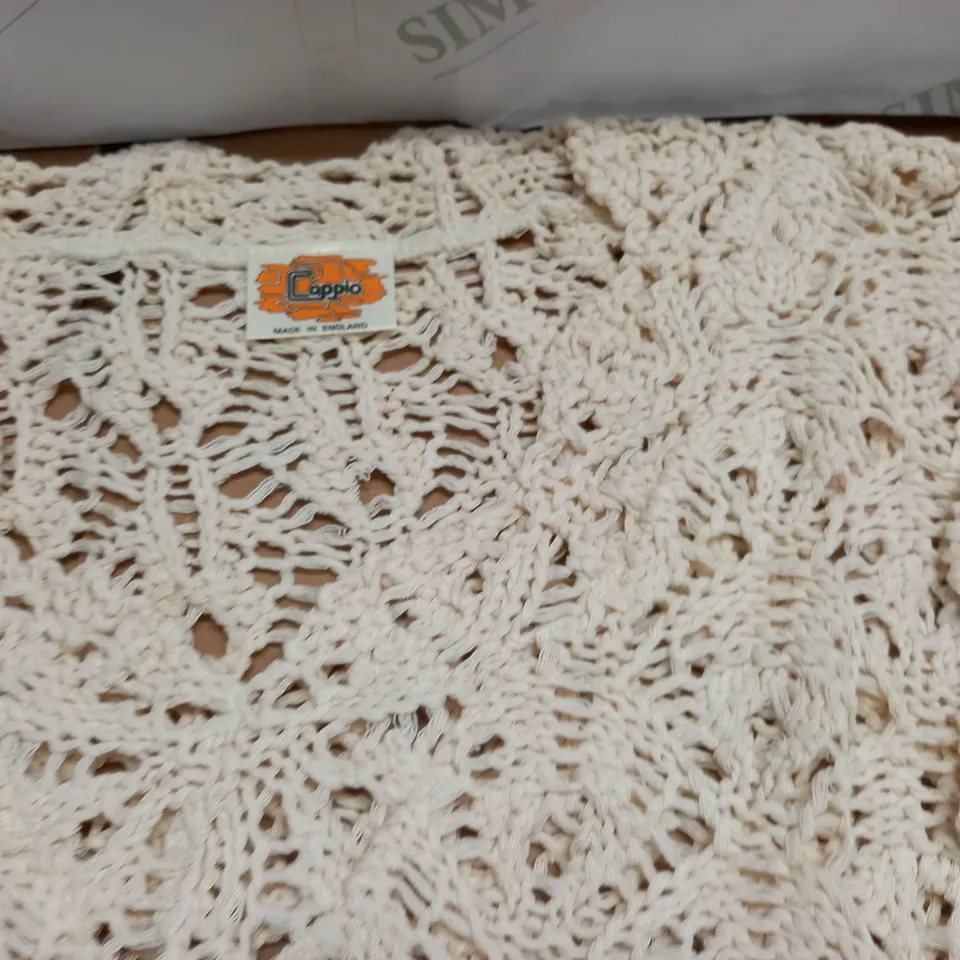 LOT OF APPROXIMATELY 20 CAPPIO CROCHET PULL V-NECK JUMPERS - SIZE UNSPECIFIED