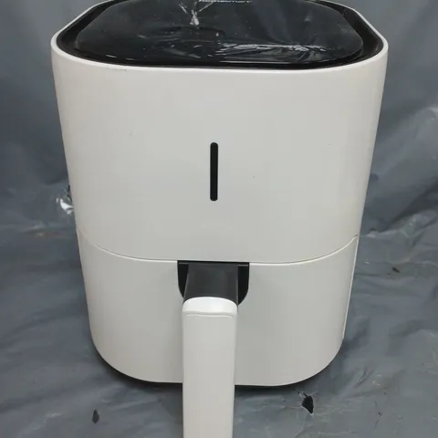 HOMESMART AIR FRYER IN WHITE