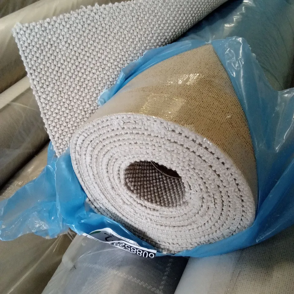 ROLL OF QUALITY HABBERLEY CLASSIC MOONSHADOW CARPET // APPROX SIZE: 8 x 4m