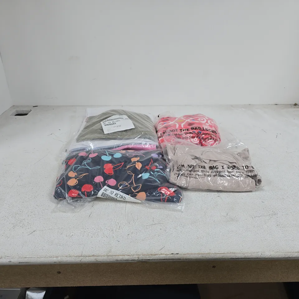 BOX OF APPROXIMATELY 22 ASSORTED CLOTHING ITEMS TO INCLUDE J.D WILLIAMS DENIM, JACK AND JONES, SIMPLY BE ETC