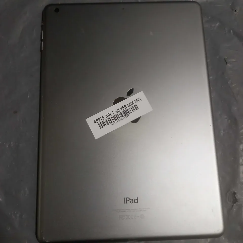 APPLE IPAD AIR SILVER