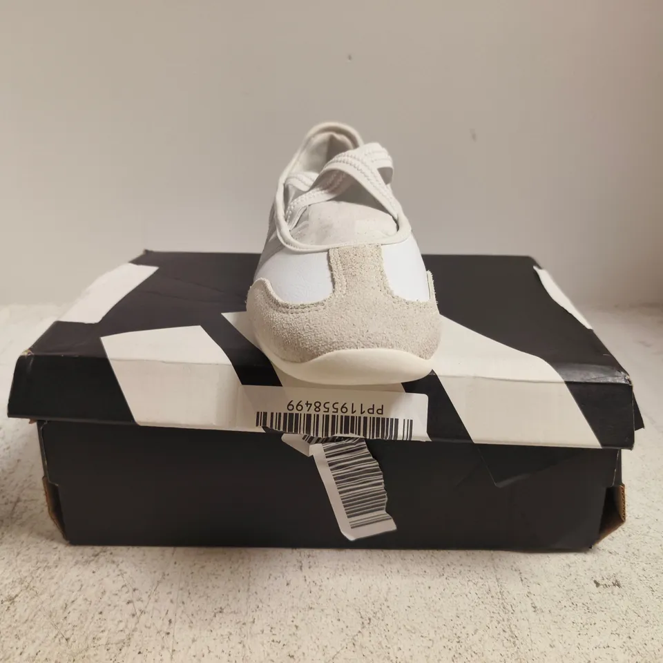 BOXED PAIR OF ADIDAS BARREDA MARY JANE SHOES IN WHITE/SILVER SIZE UK 6