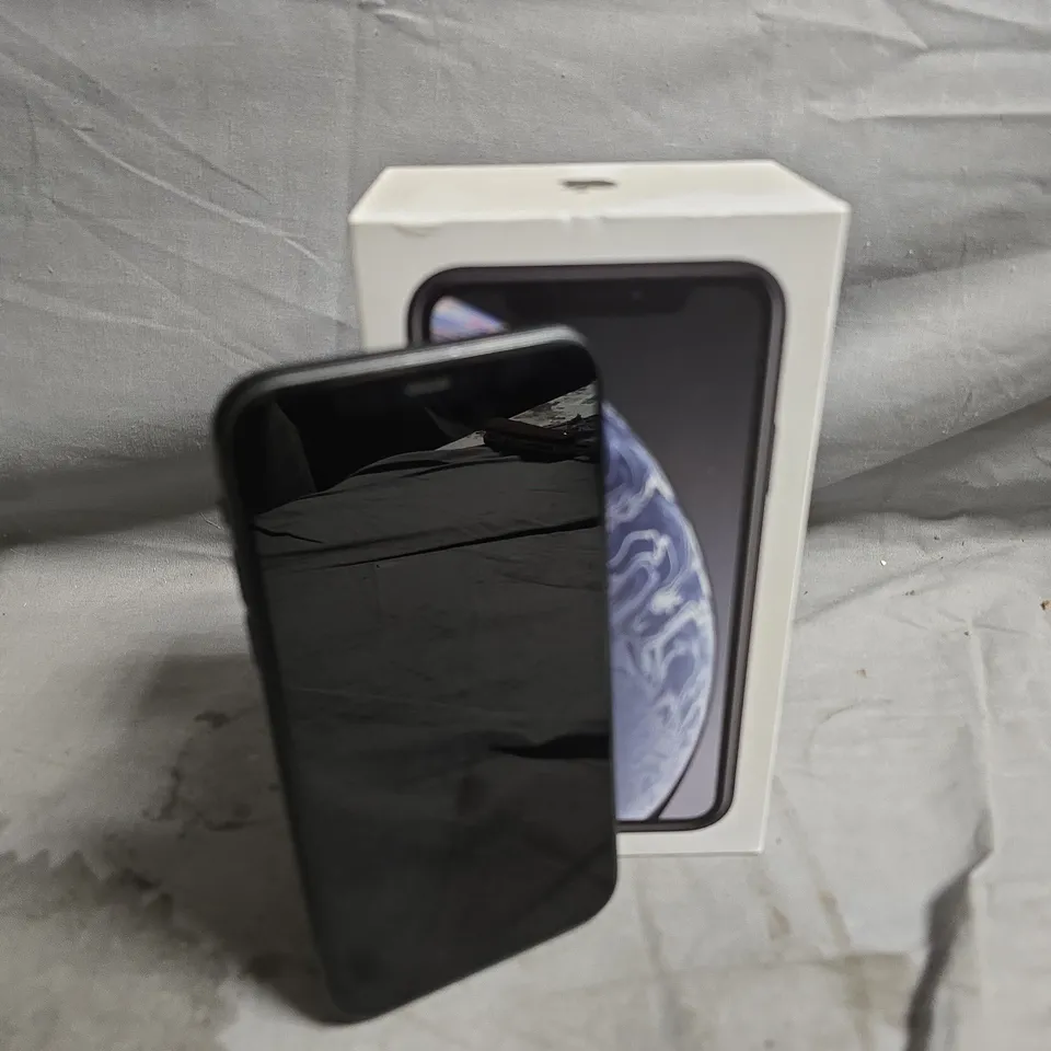 APPLE IPHONE XR SMARTPHONE