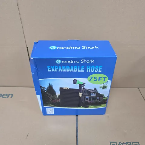 BOXED GRANDMA SHARK EXPANDABLE HOSE 75FT IN BLACK