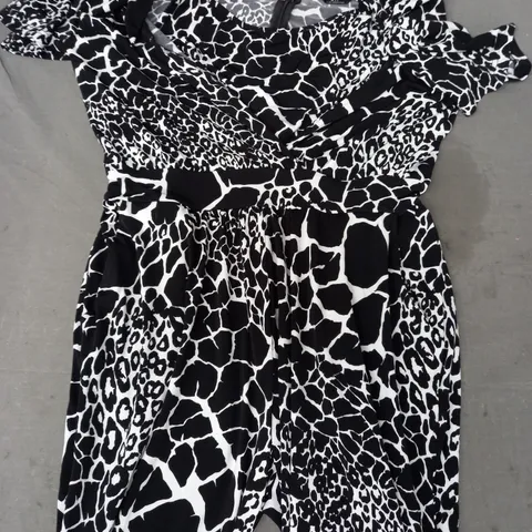JULIEN MACDONALD JUMPSUIT IN BLACK/WHITE GIRAFFE PATTERN SIZE 10