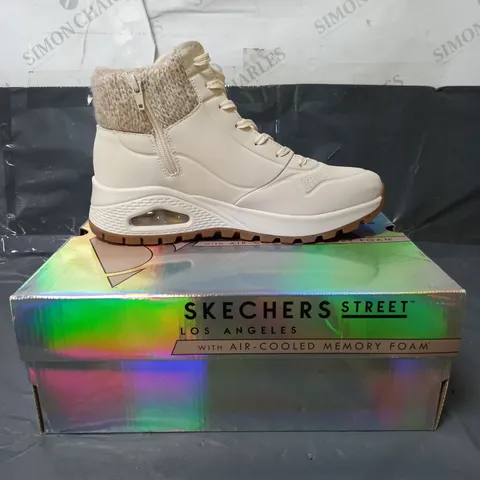 SKECHERS LADIES ANKLE BOOTS CREAM SIZE 6