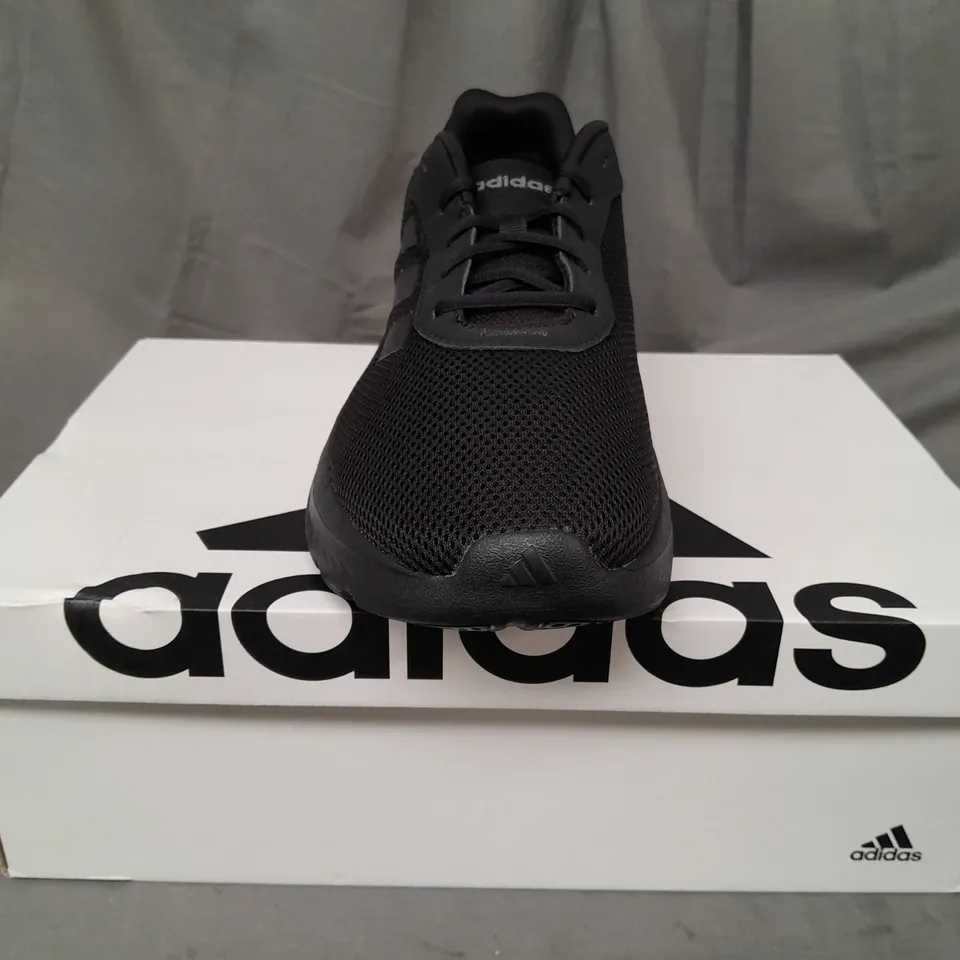 BOXED PAIR OF ADIDAS CLOUDFOAM COMFY SHOES IN BLACK UK SIZE 10.5