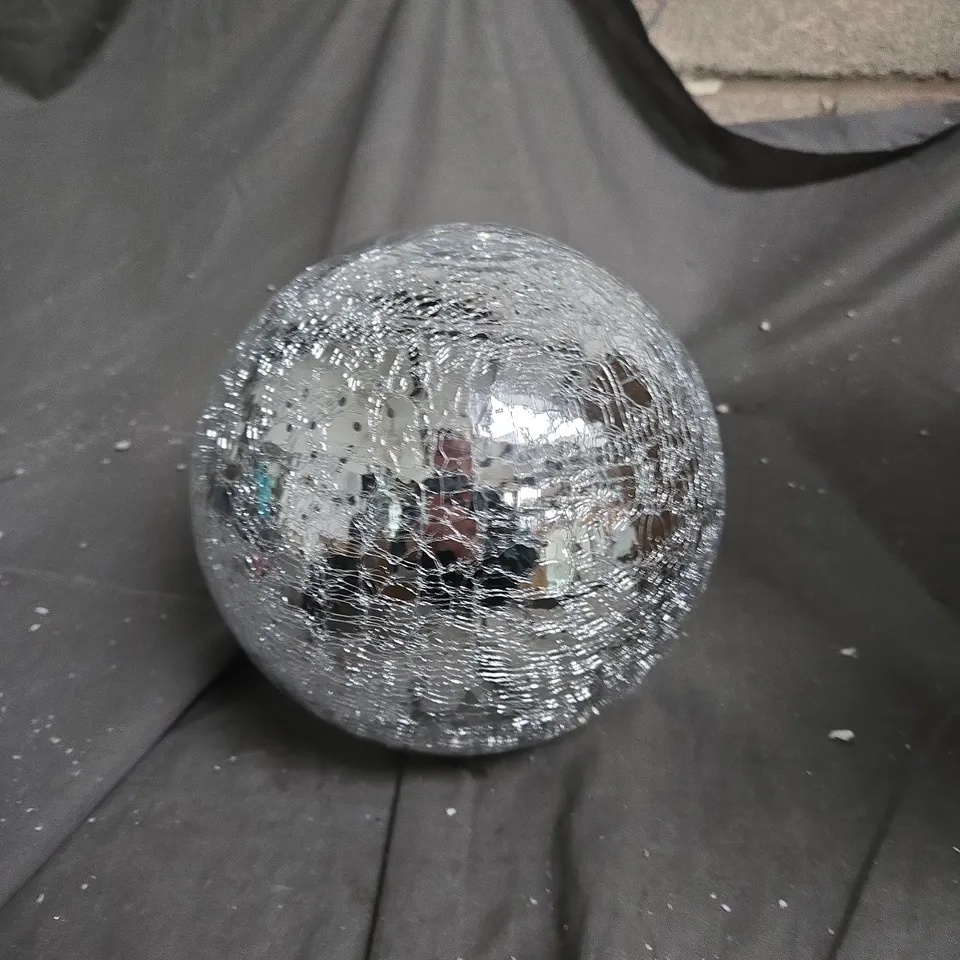 20CM BATTERY OPERATED LIT CRACKLE EFFECT BALL  RRP £21.99