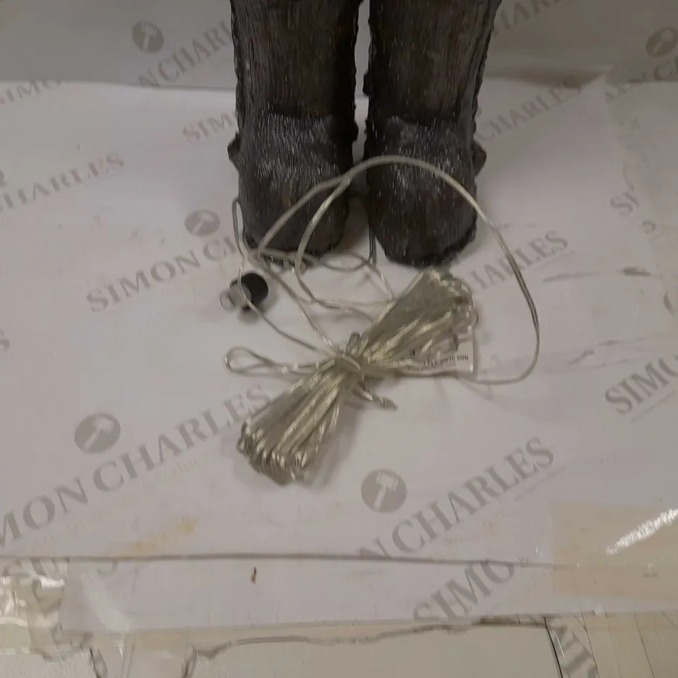 93CM NUTCRACKER WITH TIMER-WHITE LEDS