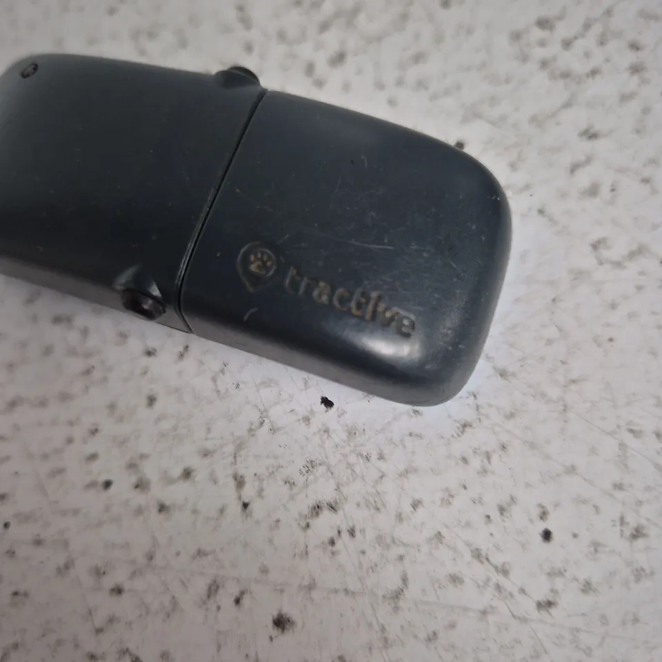 TRACTIVE GPS DOG TRACKER TRDOG1 – BLUE WITH CHARGING CRADLE AND USB LEAD
