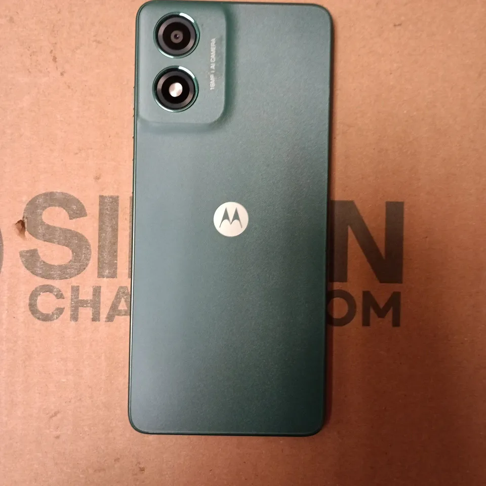 MOTOROLA MOTO G04 IN GREEN