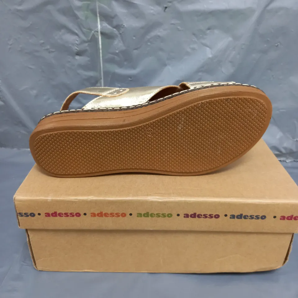 ADESSO LEATHER CROSS OVER SANDALS GOLD SIZE 6