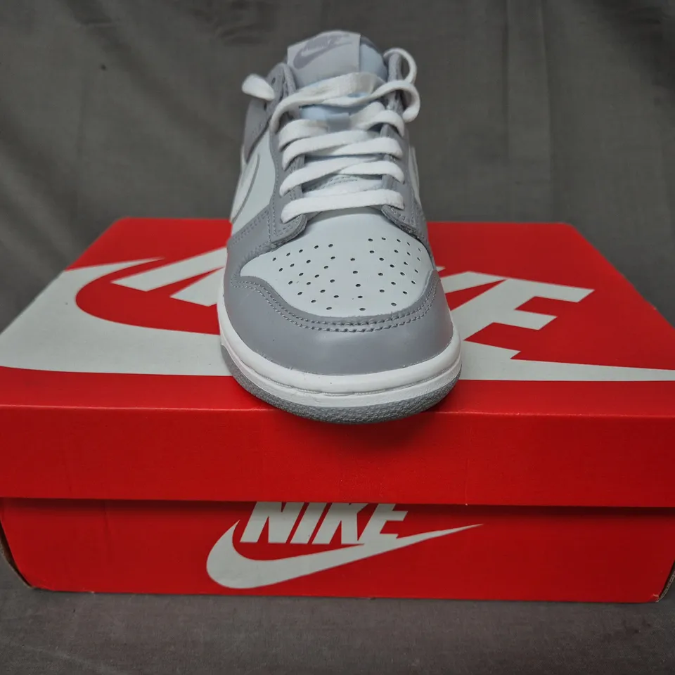 BOXED PAIR OF NIKE DUNK LOW SHOES IN GREY UK SIZE 5.5