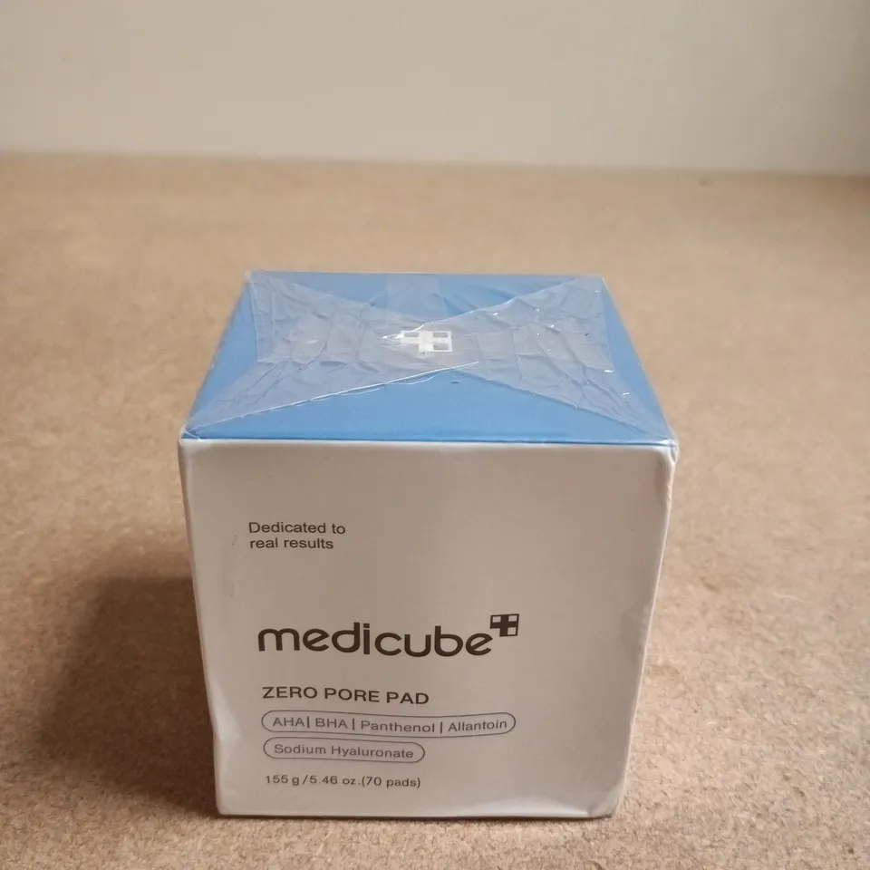 BOXED AND SEALED MEDICUBE ZERO PORE PAD – 70 PADS, 155G