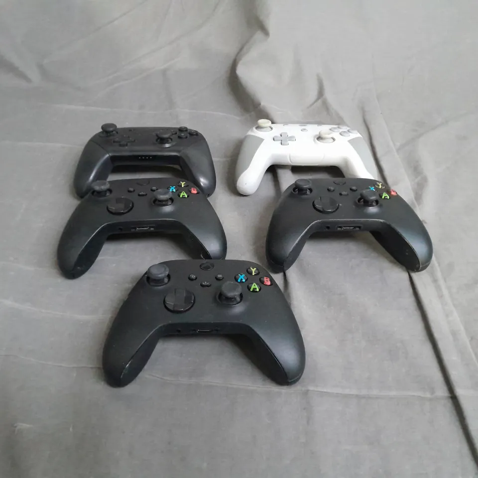 5 SSORTED CONTROLLERS TO INCLUDE XBOX, NINTENDO AND UNBRANDED