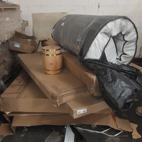 PALLET CONTAINING A LARGE QUANTITY OF ASSORTED FURNITURE PARTS AND MATTRESS ECT