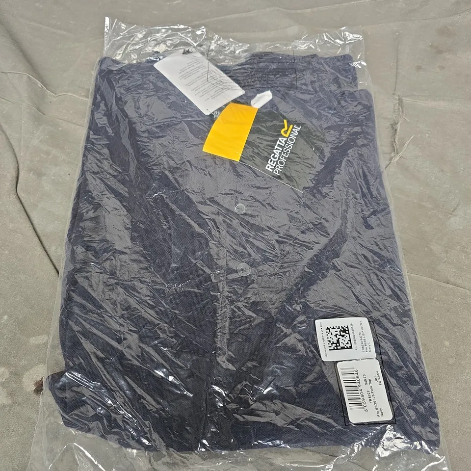 BAGGED REGATTA PRO 65/35 L/S POLO TOP IN NAVY - UK LARGE