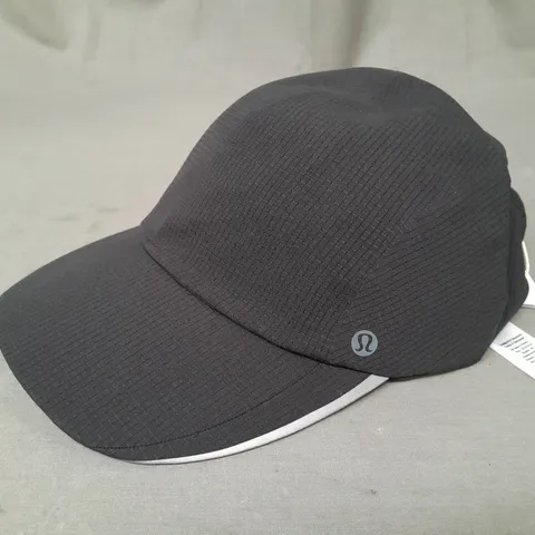 LULULEMON FAST AND FREE RUN CAP IN BLACK SIZE L/XL