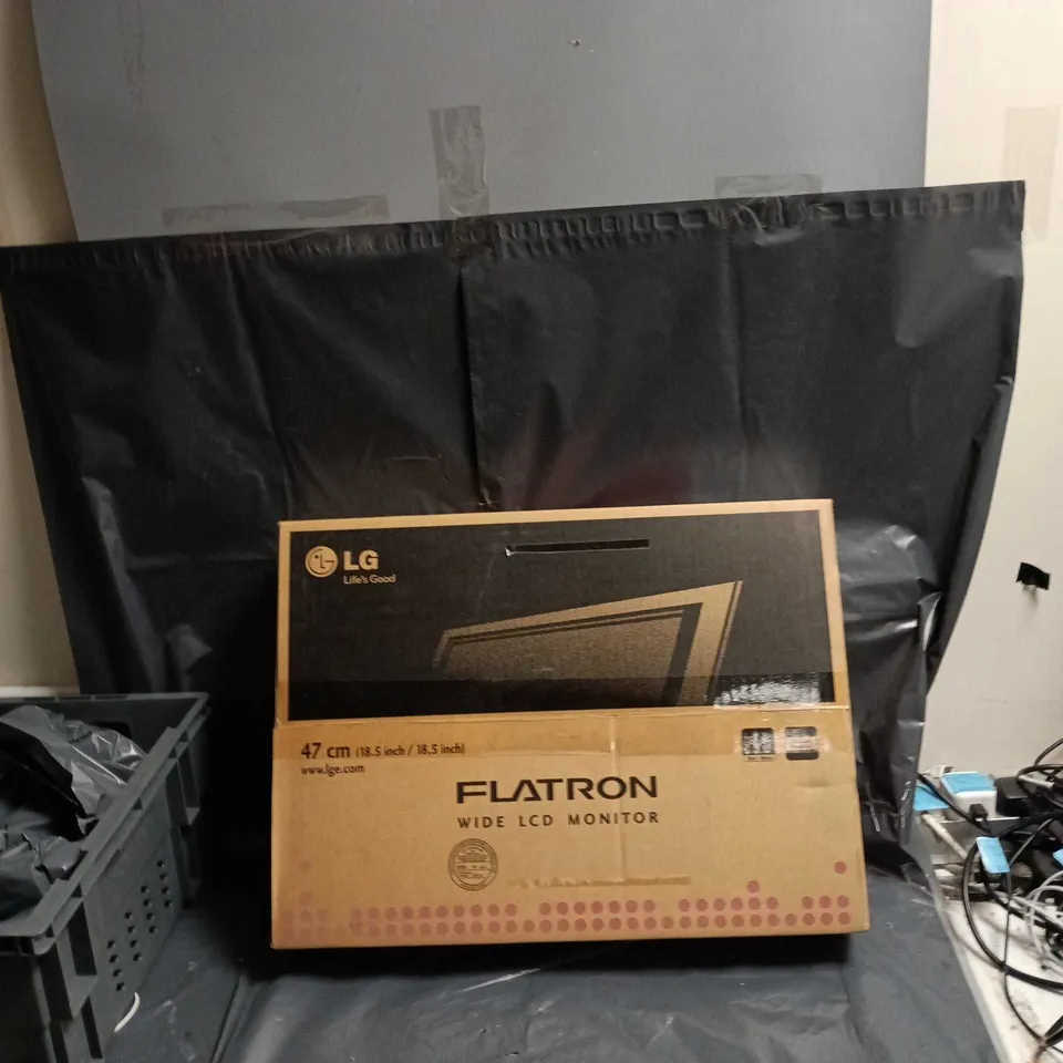 LG FLATRON 47 CM WIDE LCD MONITOR – BOXED (18.5 INCH)