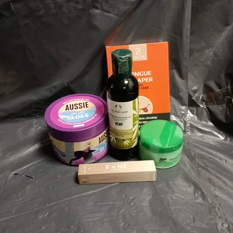 APPROXIMATELY 15 ASSORTED ITEMS OF COSMETICS INCLUDING FYNE CONCEALER, BOOTS MOISTURISING CREAM, AUSSIE OH MY GLOSS HAIR MASK AND BODY SHOP HEMP CLEANSE