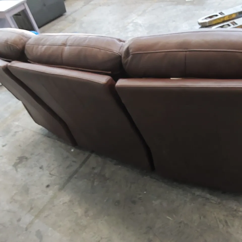 QUALITY G PLAN DESIGNER KINGSBURY 3 SEATER CURVED SOFA IN CAPRI OAK LEATHER 