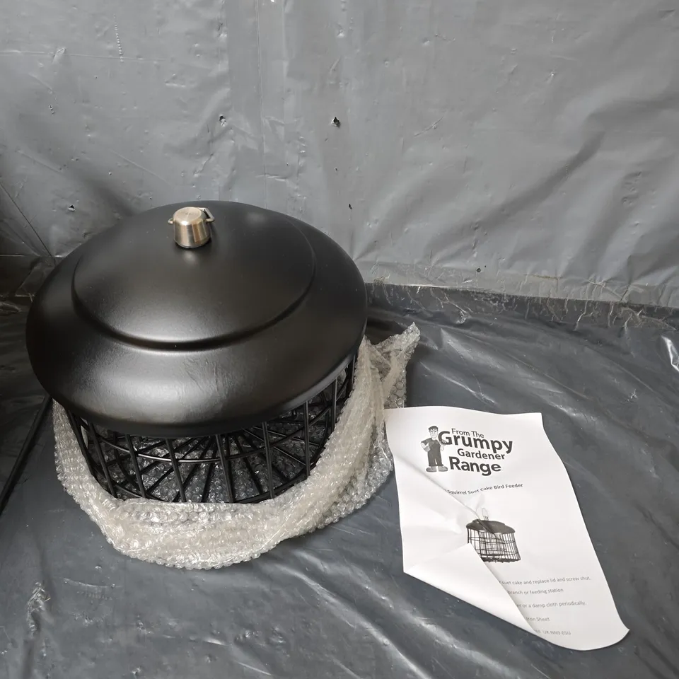 BLACK ANTI SQURREL SUET CAKE BIRD FEEDER 