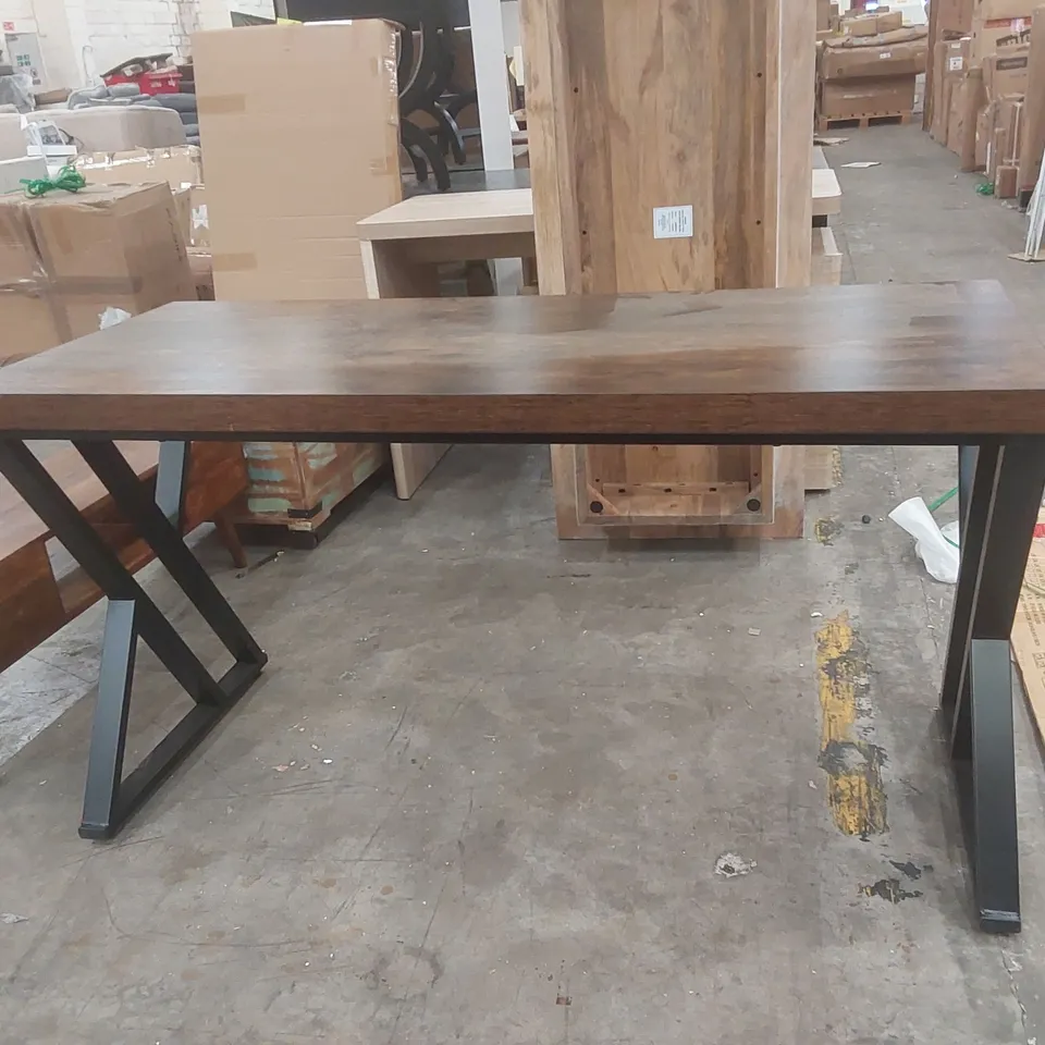 BRICEN 140CM W RECTANGLE DESK FRAME COLOUR: BLACK TOP COLOUR:RUSTIC BROWN