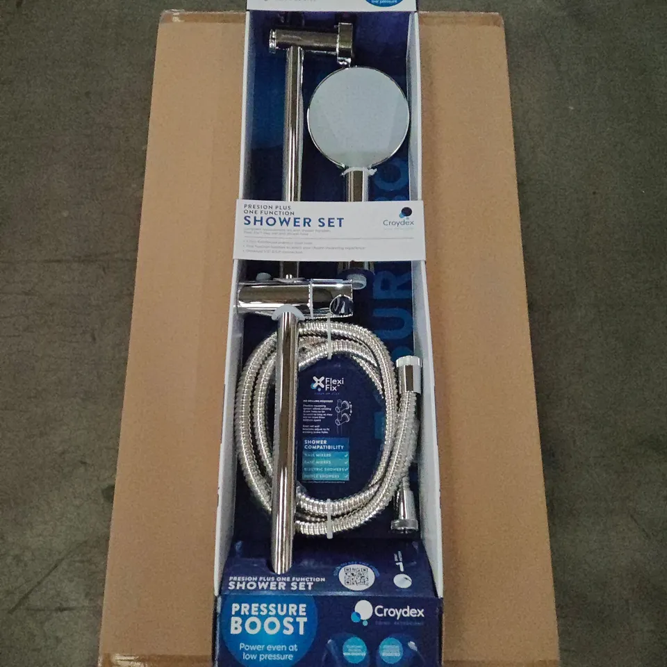 LOT OF 6 BOXED AS NEW CROYDEX PRECISION PLUS SHOWER SET WITH PRESSURE BOOST