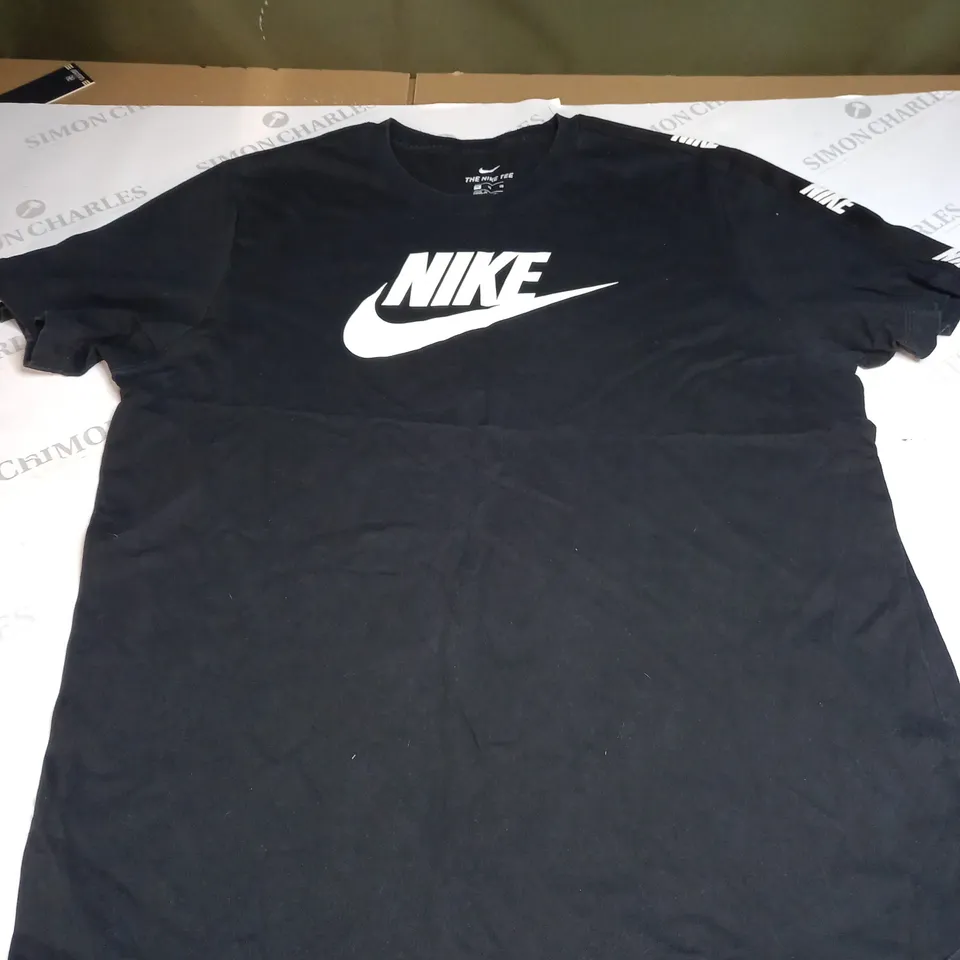 NIKE LOGO CASUAL GRAPHIC T-SHIRT SIZE XL