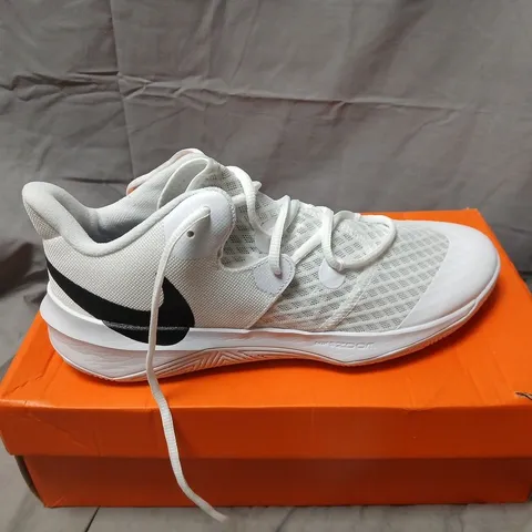 BOXED NIKE ZOOM HYPERSPEED COURT SNEAKERS – WHITE/GREY, MEN'S UK9 (EU44)