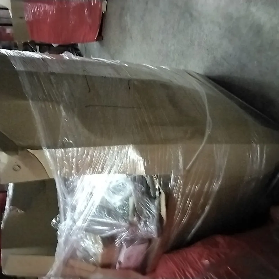 PALLET OF ASSORTED ITEMS INCLUDING SULMANS STAND FAN, FOLDING CHAIR, JUMBO 4 IN A ROW, VINTEZ PRIVACY SCREEN, BLUE LIGHT SCREEN PROTECTOR, MY UNITED KINGDOM