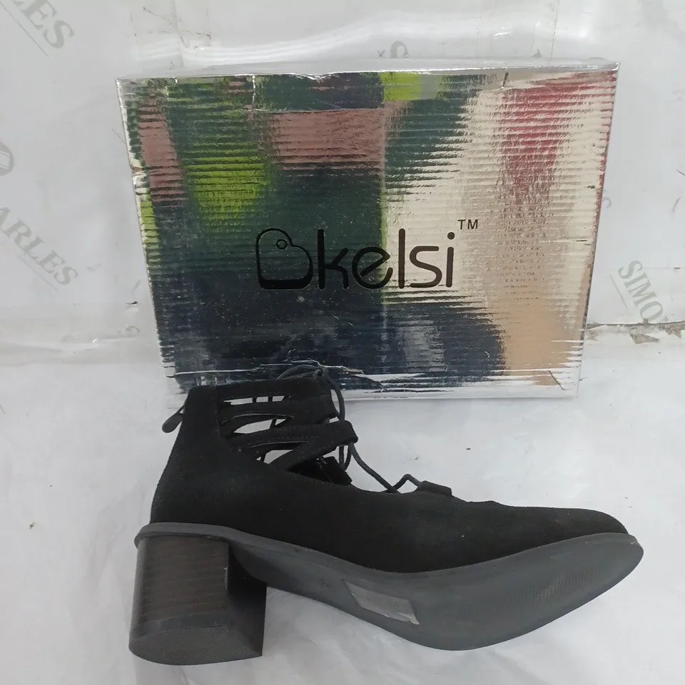 APPROXIMATELY 10 PAIRS OF BOXED KELSI BLACK BLOCK HEEL BOOT IN VARIOUS SIZES 