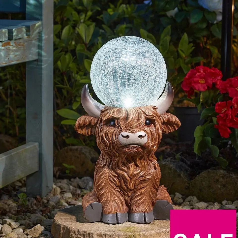 BOXED SMART SOLAR HIGHLAND COW CRACKLE SOLAR LIGHT